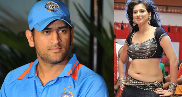 ms dhoni,lakshmi rai,raai laxmi,ms dhoni movie,raai laxmi interest on ms dhoni,ms dhoni and raai laxmi affair  'ఎంఎస్ ధోనీ' పై లక్ష్మీరాయ్ ఆసక్తి, ఆరా..!